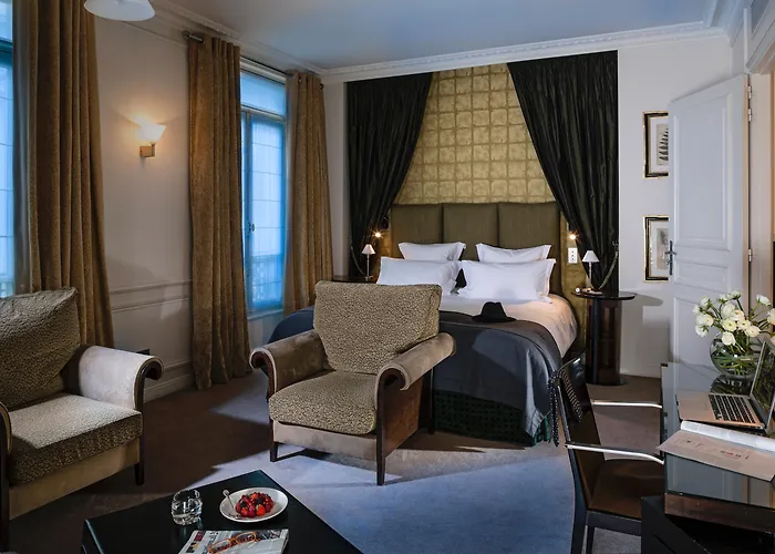 La Tremoille Paris Hotel